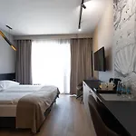 Four Winds Lägenhetshotell 4*