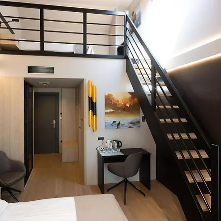Hotel apartamentowy Four Winds 3*