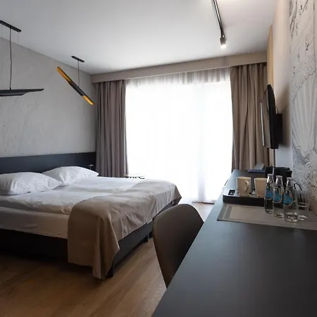 Aparthotel Four Winds 4*