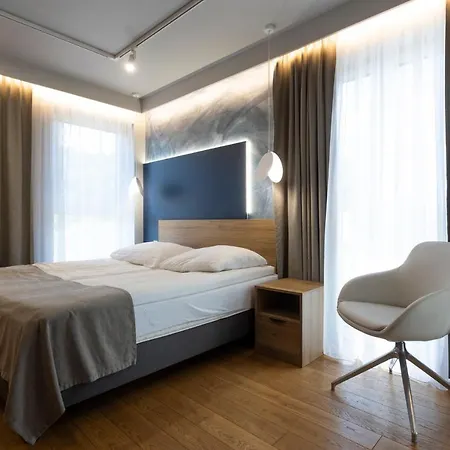 Hotel apartamentowy Four Winds 3*