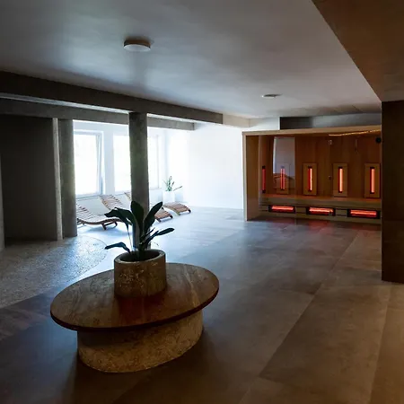 Four Winds Hotel apartamentowy