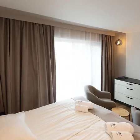 Hotel apartamentowy Four Winds
