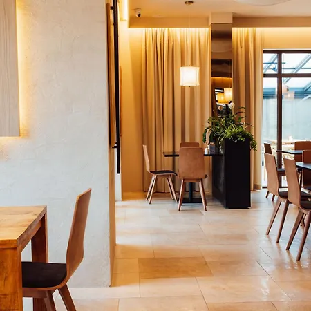 Four Winds Hotel apartamentowy 3*