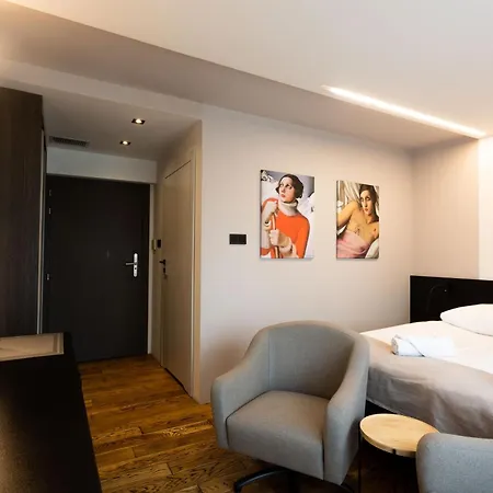 Hotel apartamentowy Four Winds 3*