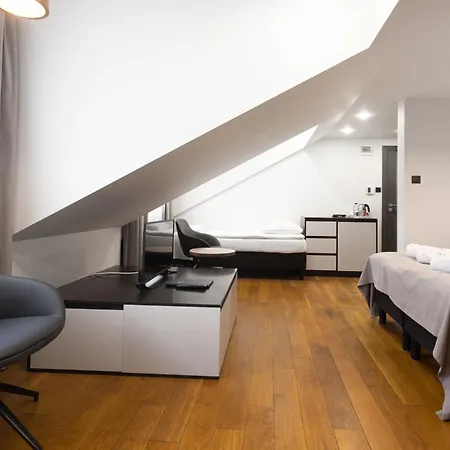 Hotel apartamentowy Four Winds