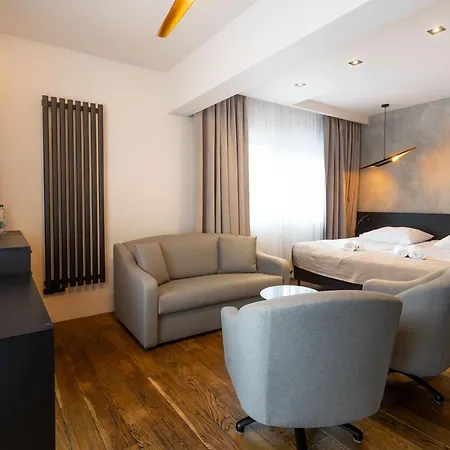 Hotel apartamentowy Four Winds 3*