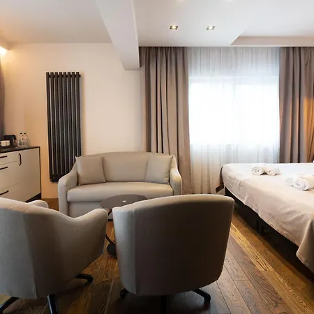 Hotel apartamentowy Four Winds 3*