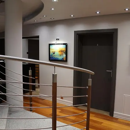 Four Winds Aparthotel 4*