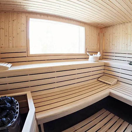 Four Winds Aparthotel 4*